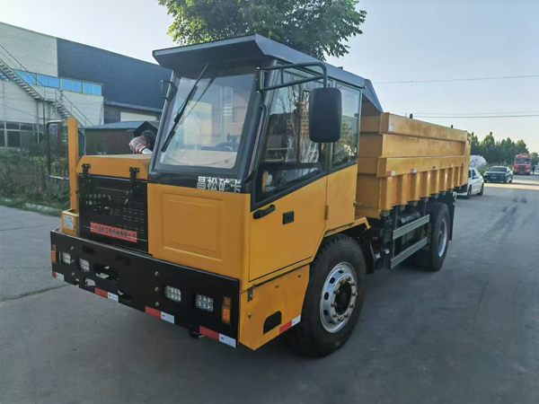 礦用四不像運(yùn)輸車