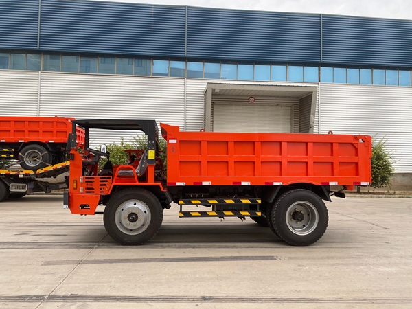 礦山專用運(yùn)輸車